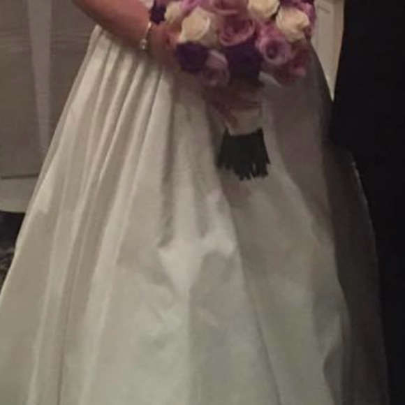 Wedding Dress - Picture 2 of 4